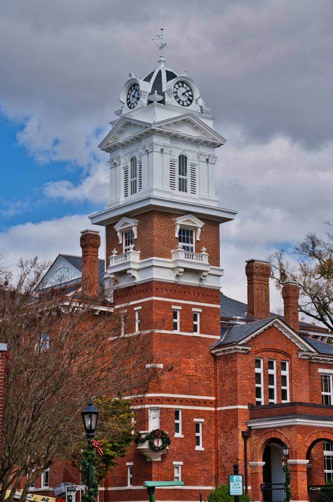 La corte histórica de Gwinnett en el centro de Lawrenceville